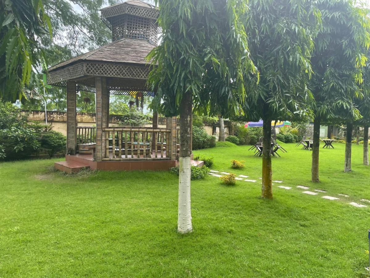 Tea Resort Saraswatipur Shaugaon Екстериор снимка